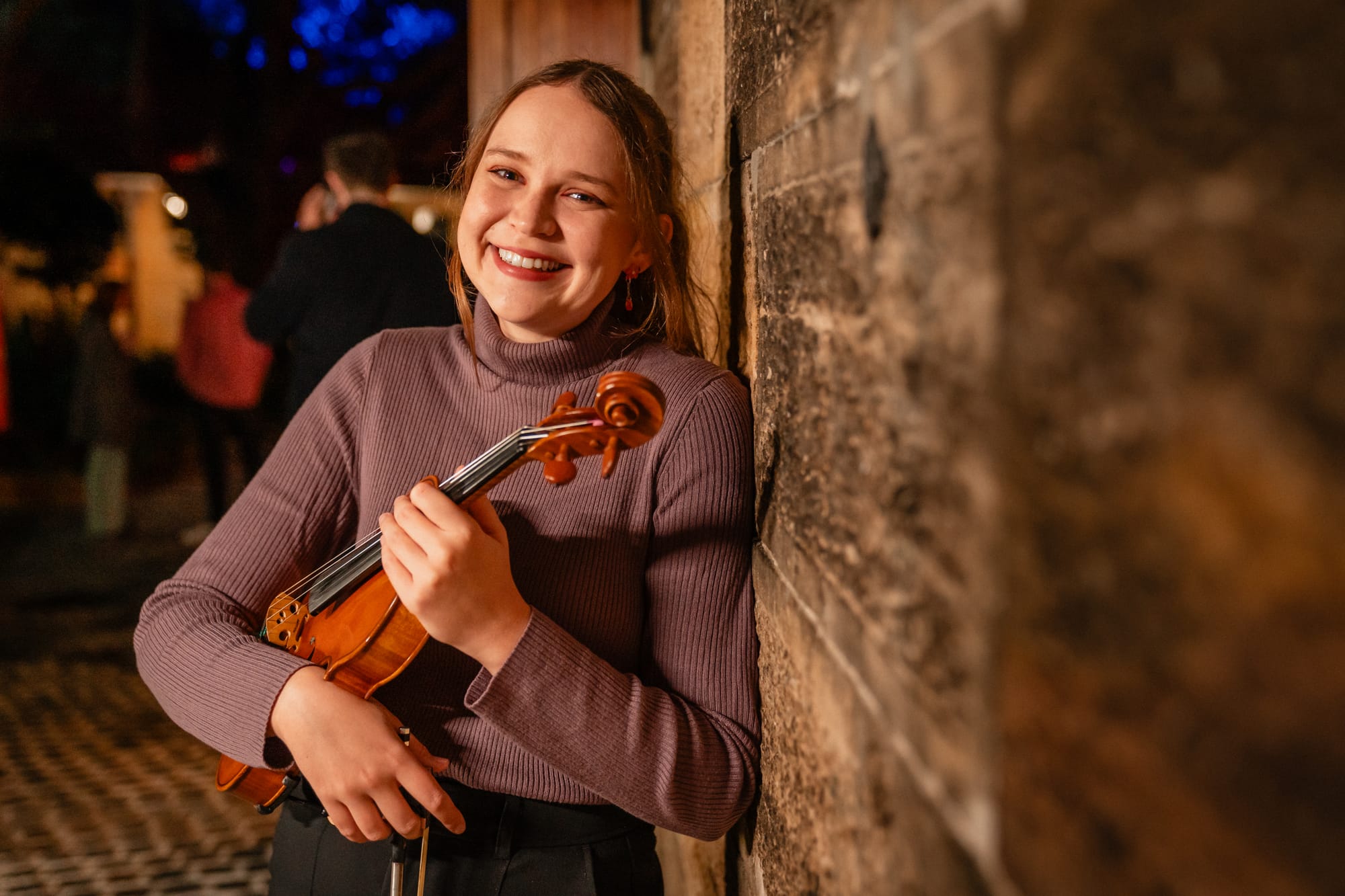 Local violinist calls musicians to AYO