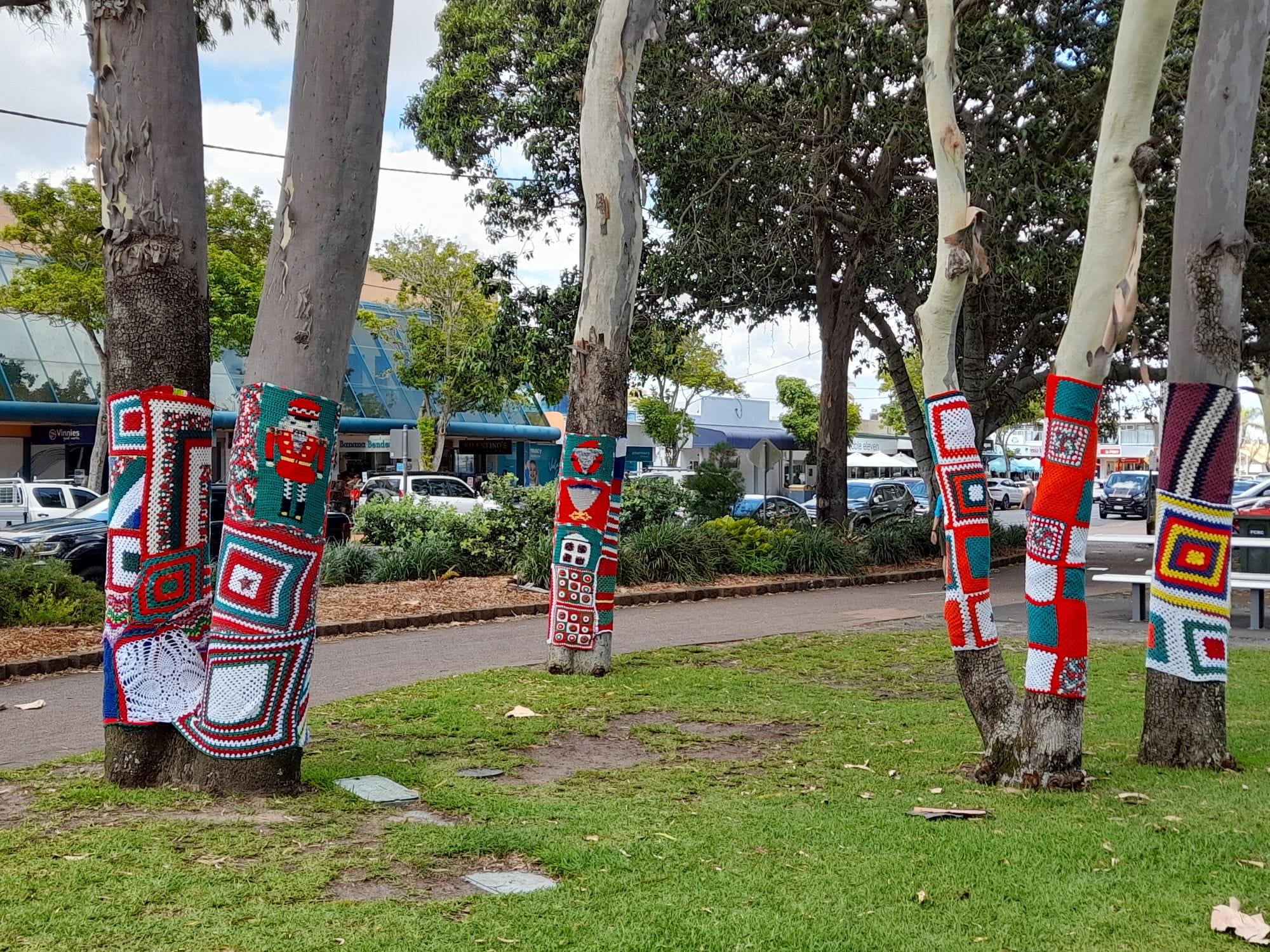 Yarnbombers stitch joy across the Bay