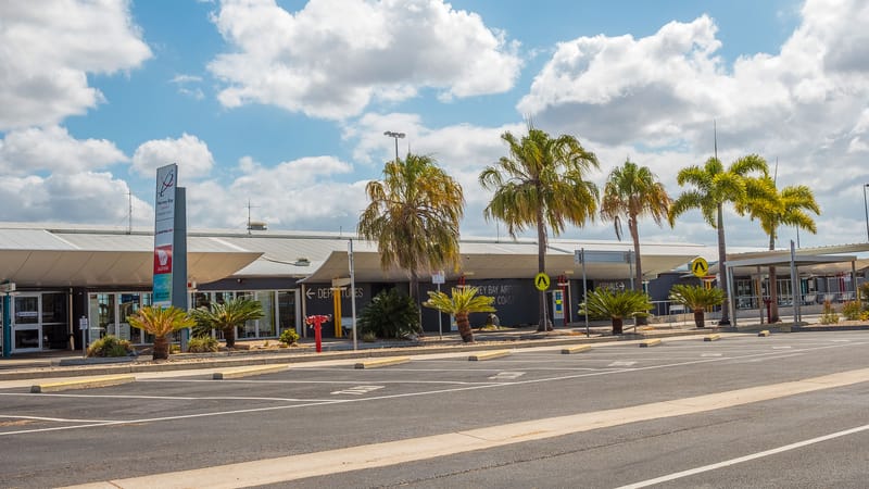 Cameras and free parking to ease airport congestion post image