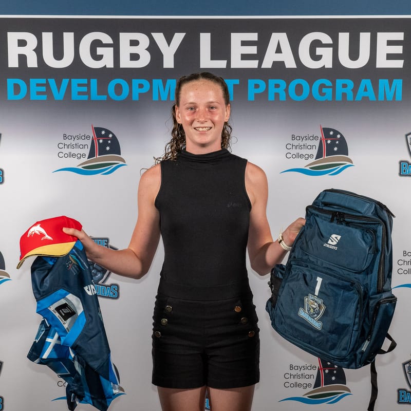 Football greats attend Barracudas Dinner post image